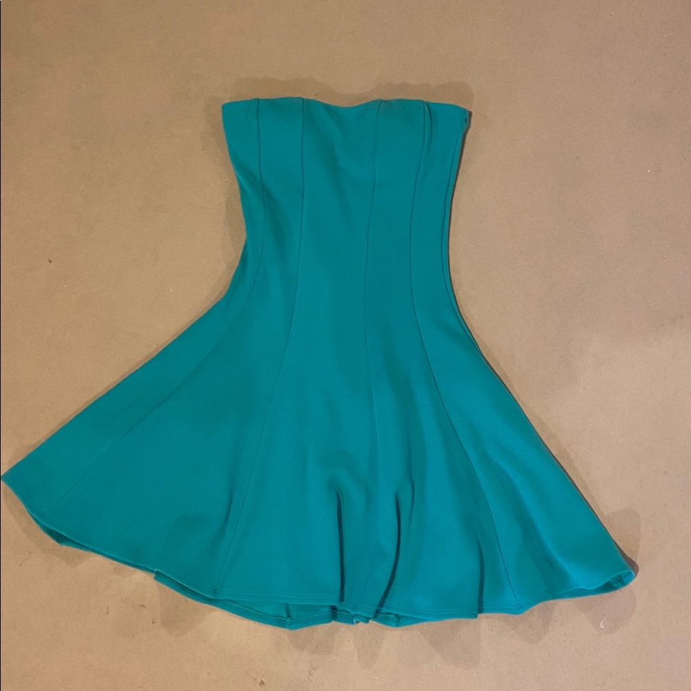 Skater dress - Picture 2 of 4